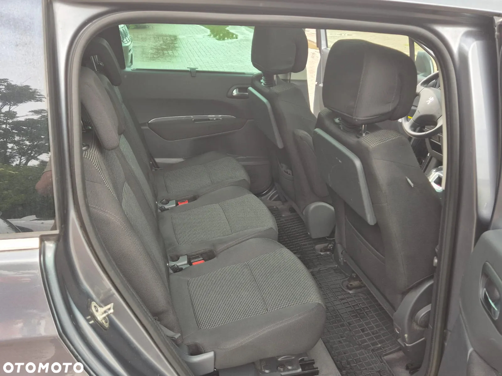 Peugeot 5008 1.6 THP Family - 8