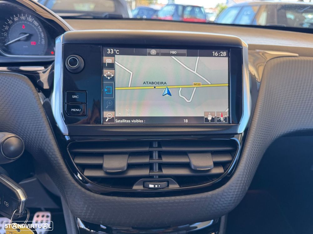 Peugeot 2008 1.2 PureTech Allure - 21