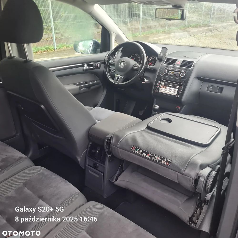 Volkswagen Touran 2.0 TDI DPF Highline - 16