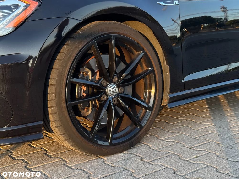 Volkswagen Golf - 25