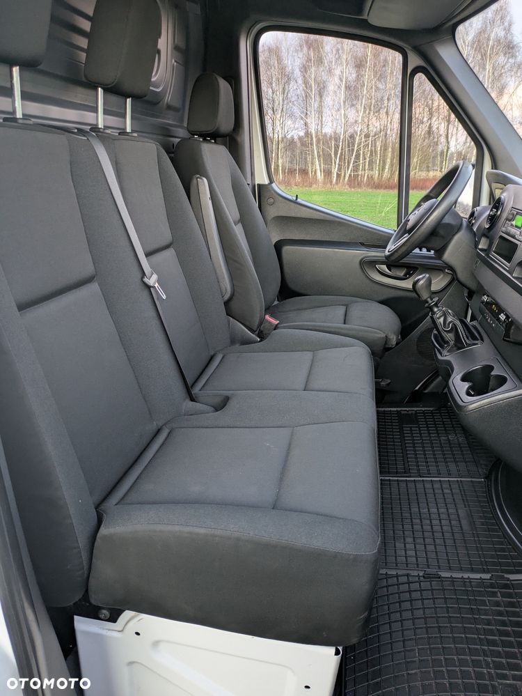 Mercedes-Benz Sprinter - 16