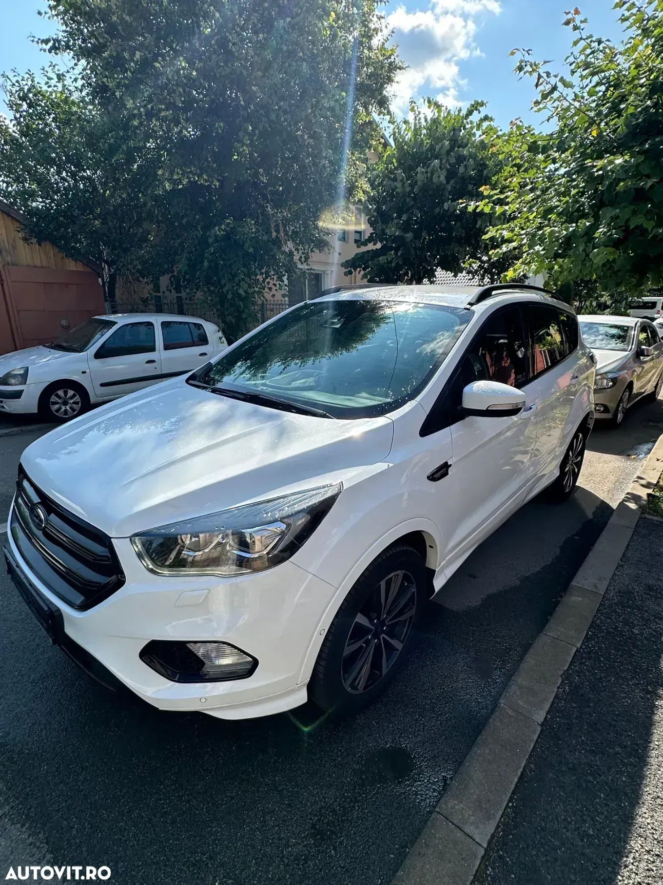 Ford Kuga - 1