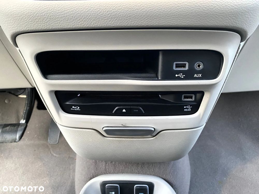 Chrysler Pacifica - 21