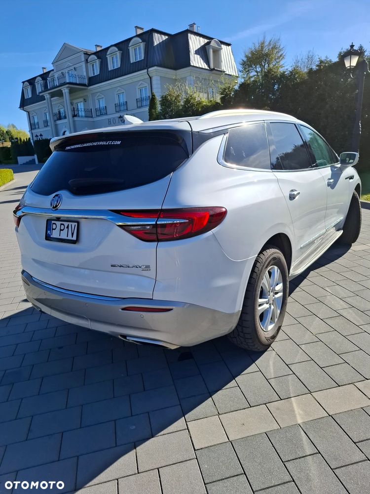 Buick Enclave - 10