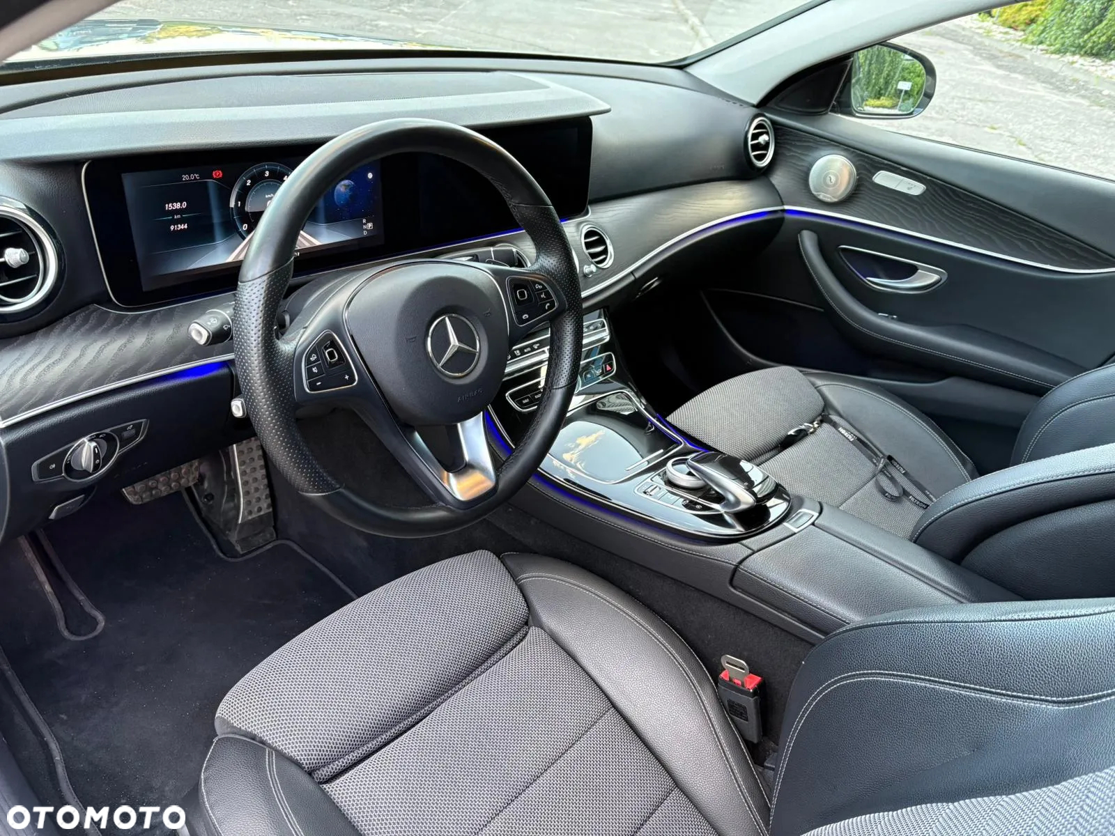 Mercedes-Benz Klasa E 220 d 9G-TRONIC - 21