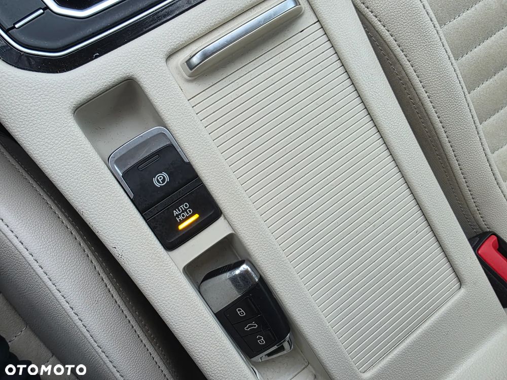 Volkswagen Passat 1.8 TSI BMT Highline DSG - 16