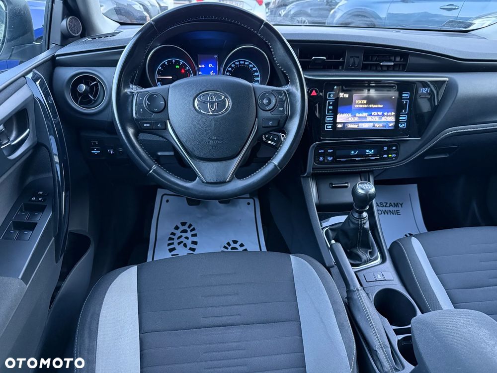 Toyota Auris 1.6 Premium - 4