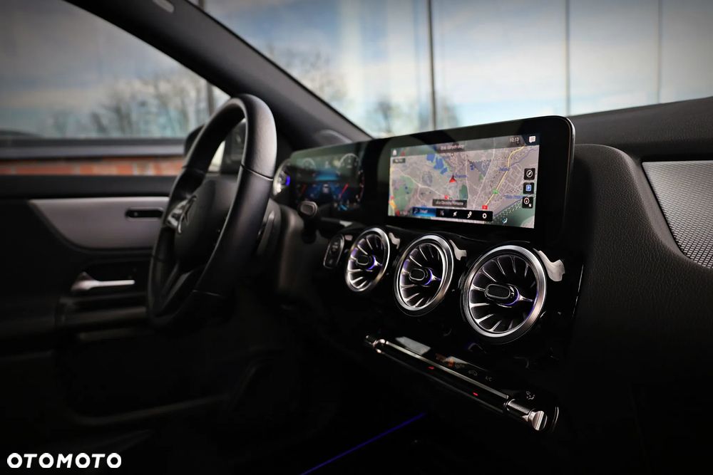Mercedes-Benz GLA 200 Style - 19