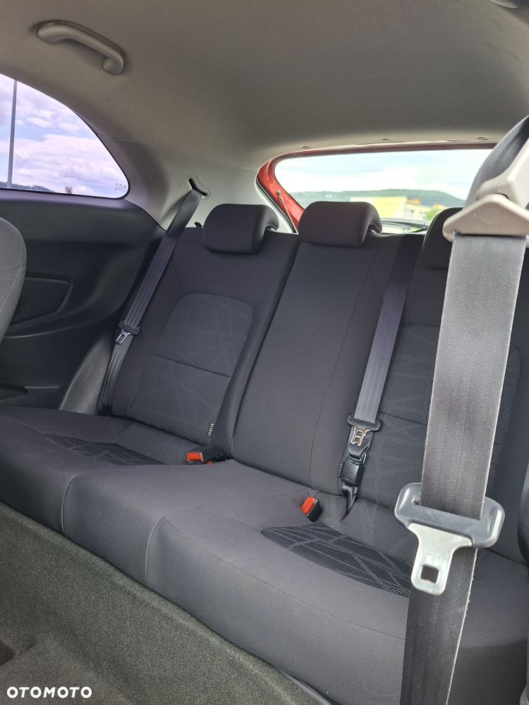 Kia Rio - 7
