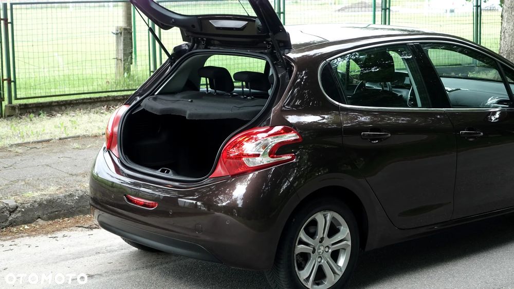 Peugeot 208 120 VTI Allure - 36