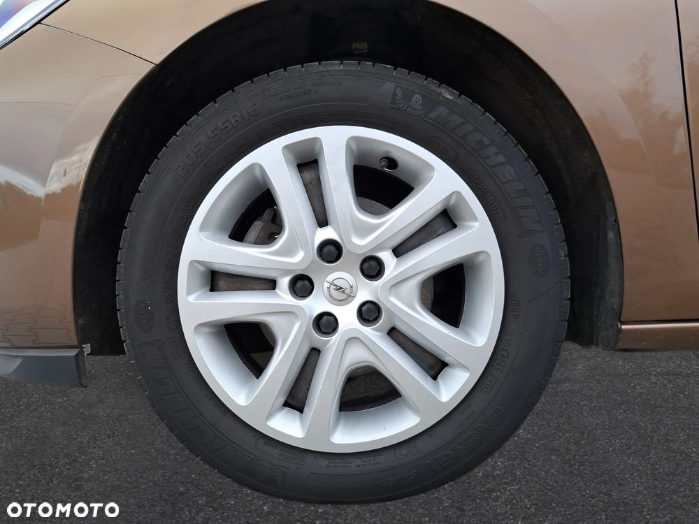 Opel Astra V 1.4 Enjoy - 9