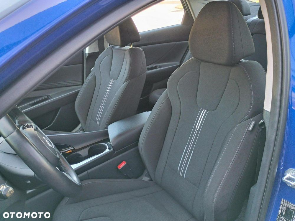 Hyundai Elantra 1.6 Smart CVT - 15