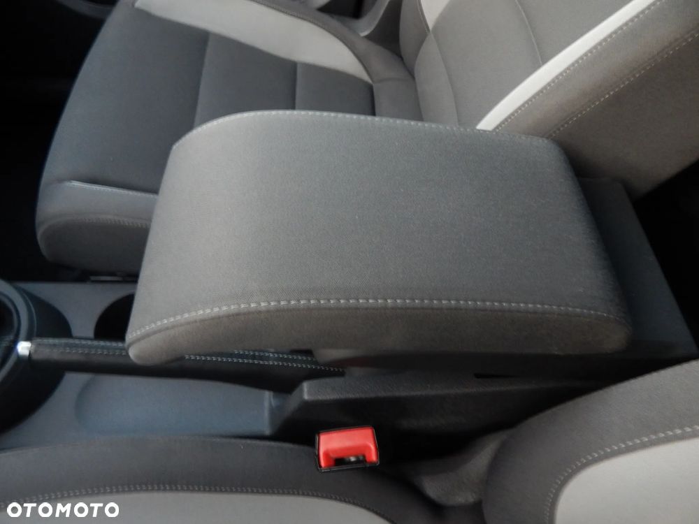 Volkswagen Touran 1.6 TDI DPF Life - 25