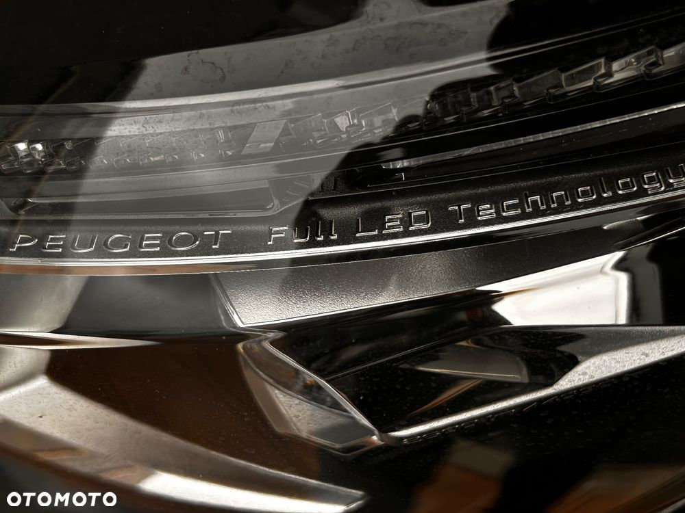 Peugeot 5008 1.5 BlueHDi Allure Pack S&S EAT8 - 32