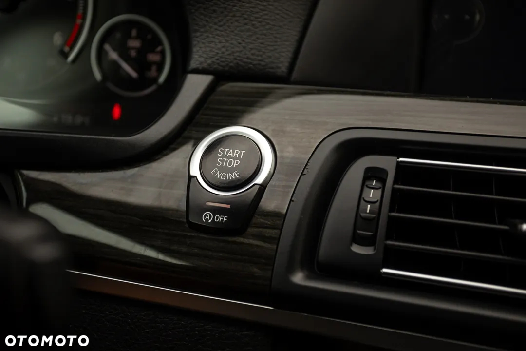 BMW Seria 5 530d xDrive - 31