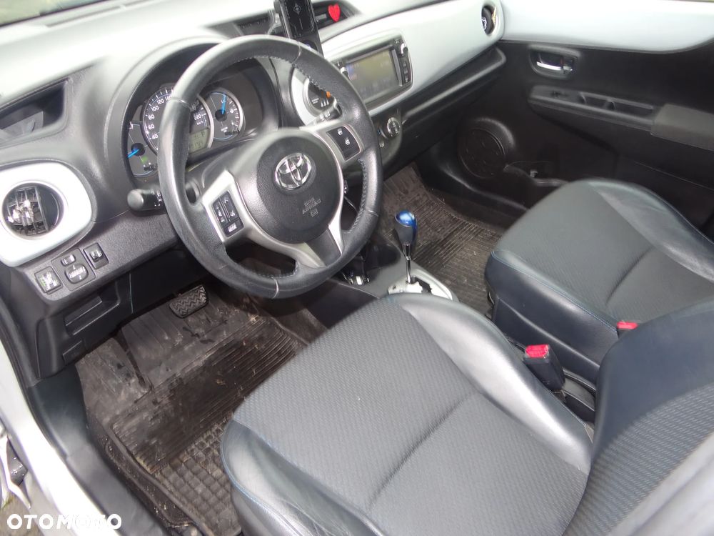 Toyota Yaris - 17