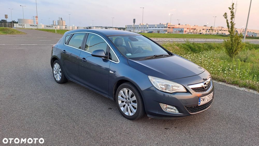 Opel Astra 1.6 T Cosmo - 8