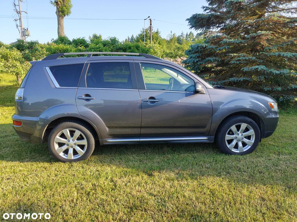 Mitsubishi Outlander - 3