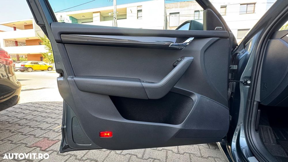 Skoda Octavia 2.0 TDI DSG 4X4 RS - 19