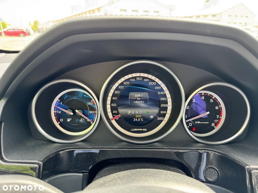 Mercedes-Benz Klasa E 63 AMG S 4-Matic - 12