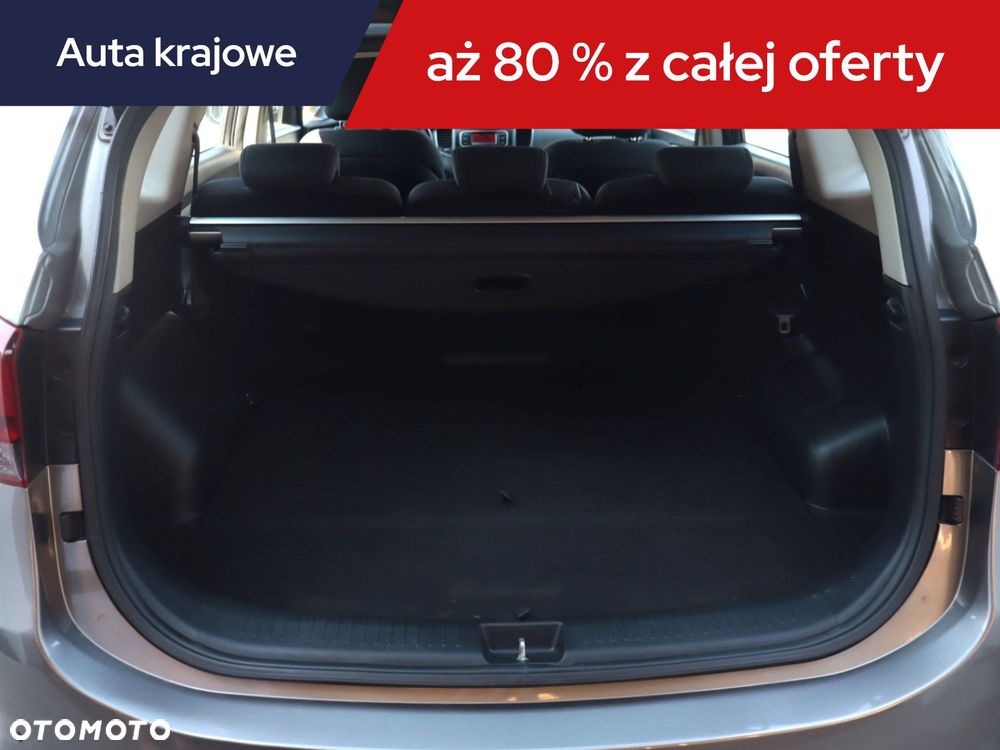 Kia Carens - 14
