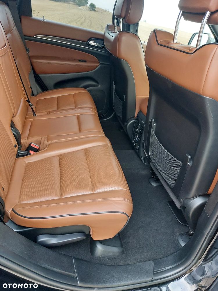 Jeep Grand Cherokee - 37