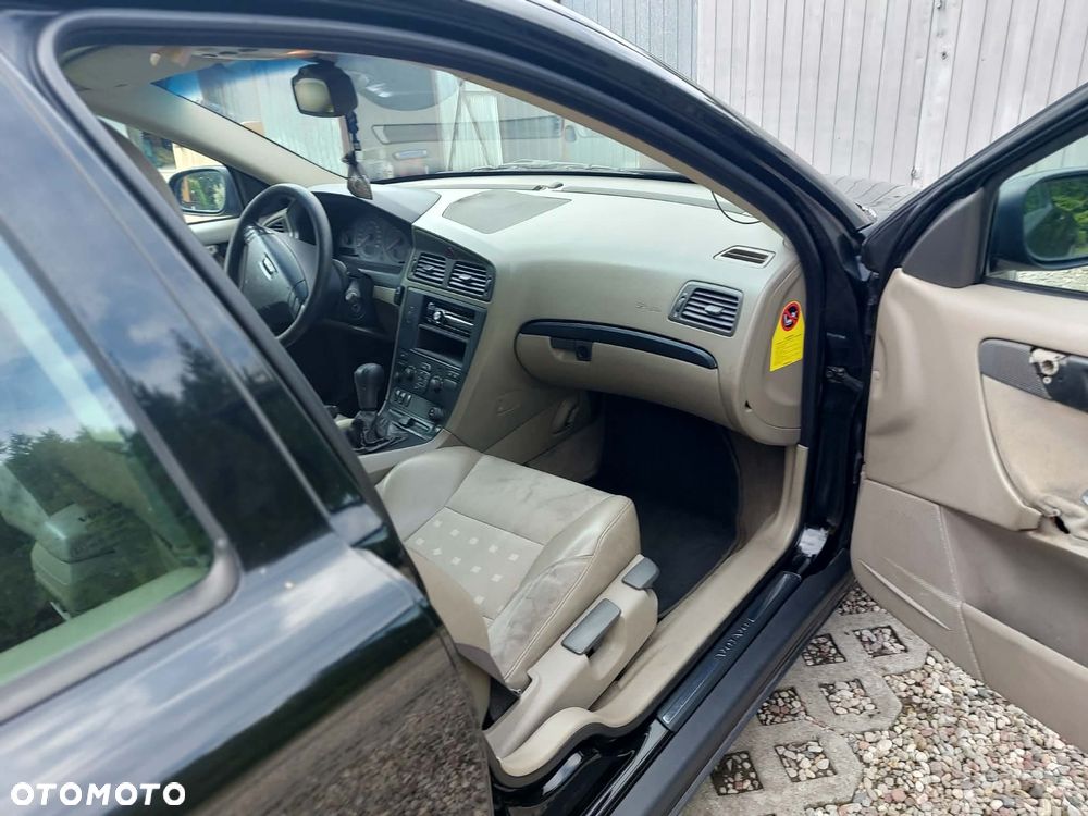 Volvo S60 2.4i - 6