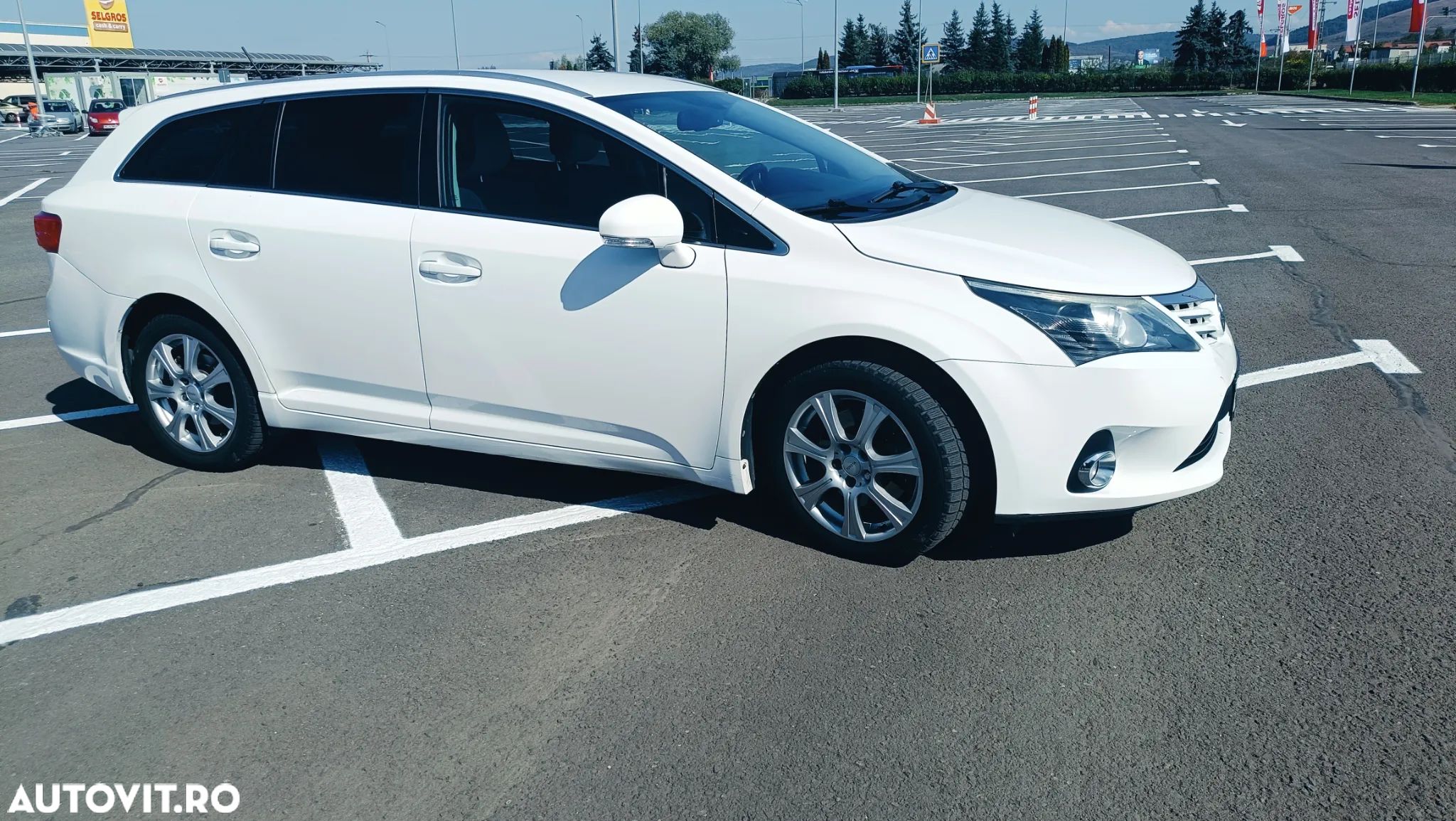 Toyota Avensis - 1