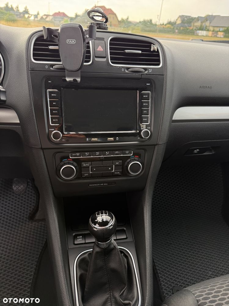 Volkswagen Golf - 8