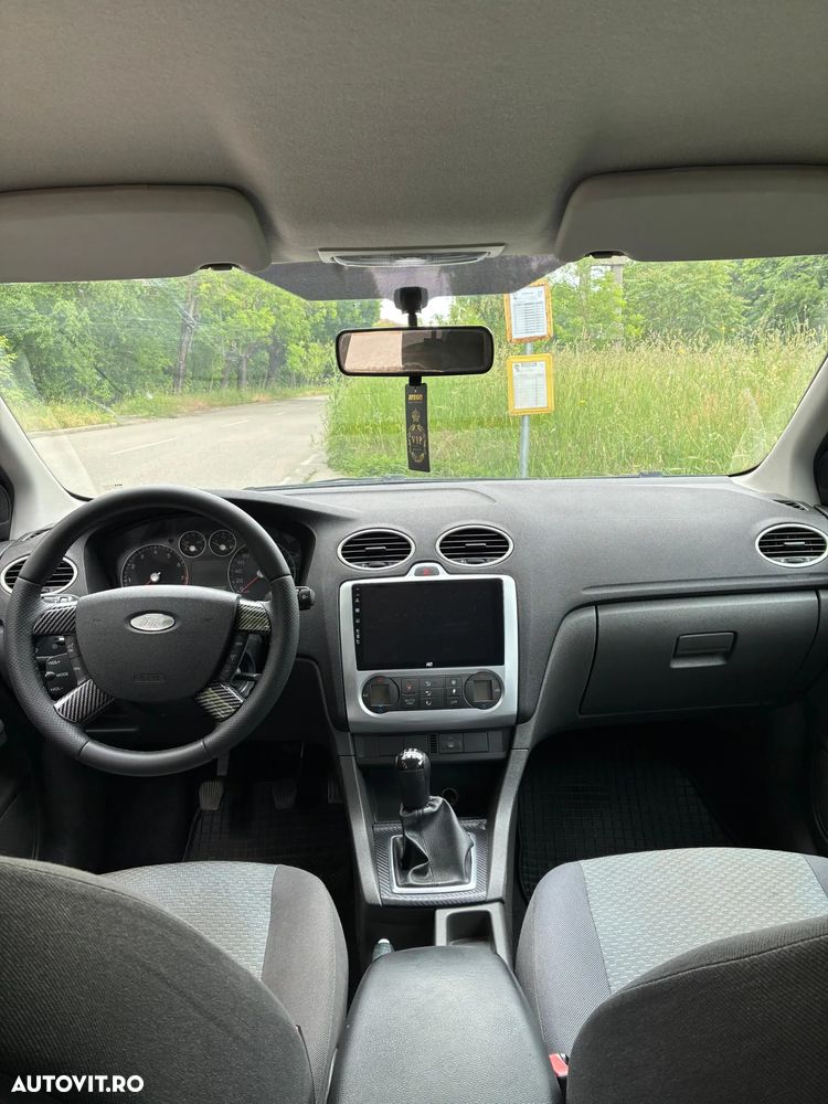 Ford Focus 1.6i Sport - 4