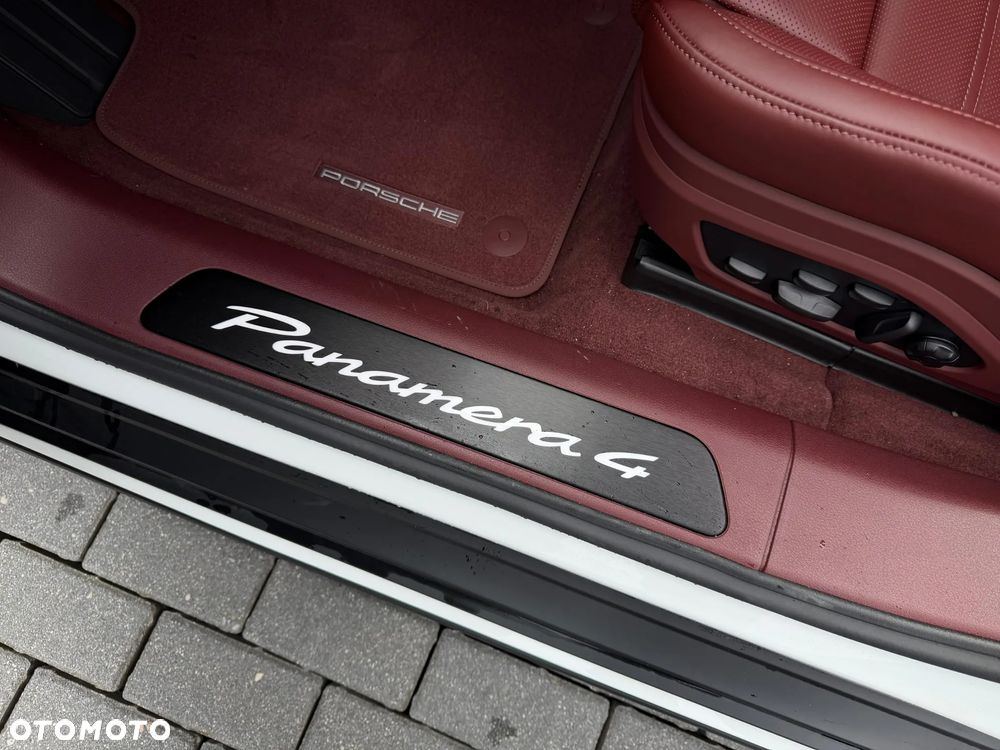 Porsche Panamera 4 - 39