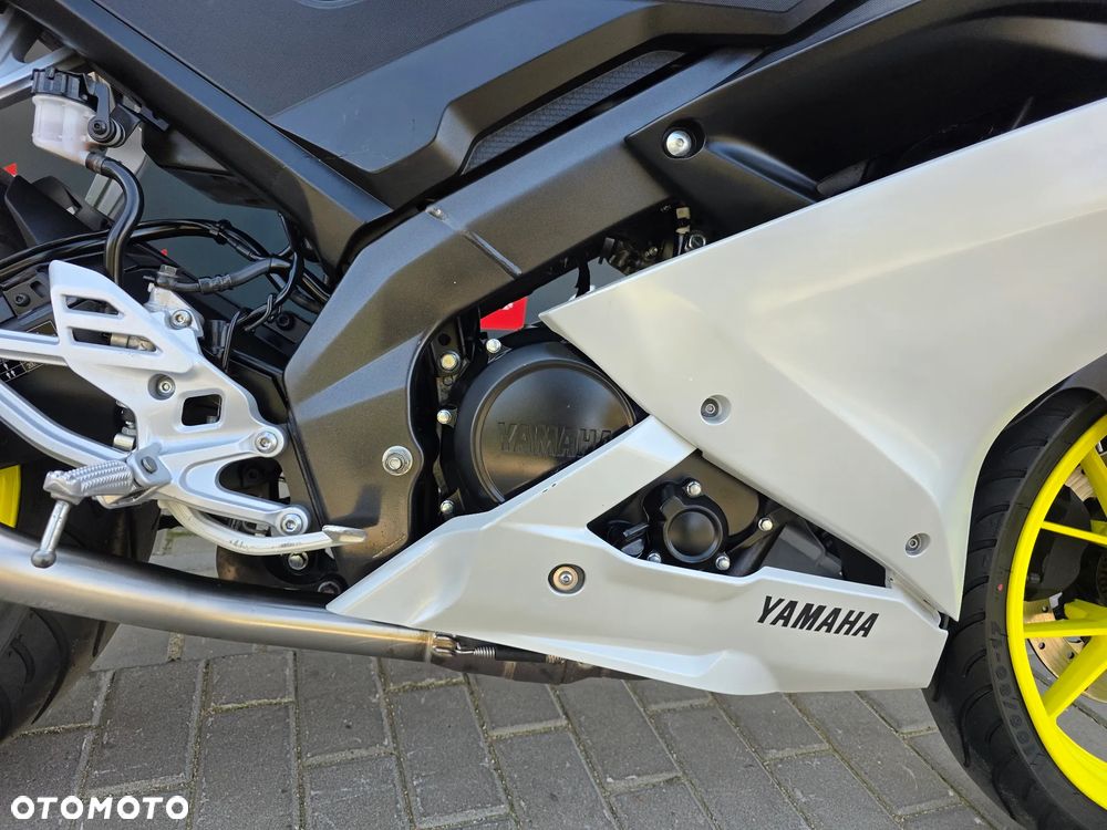 Yamaha YZF - 24