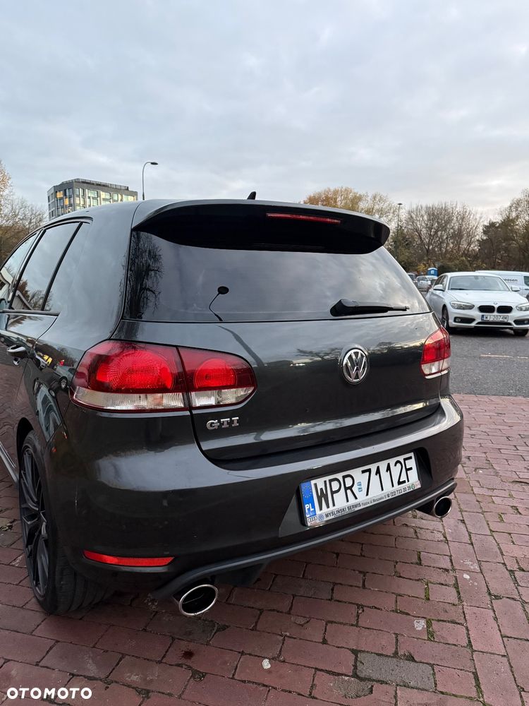 Volkswagen Golf - 10