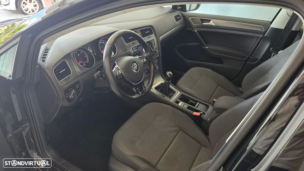 VW Golf 1.6 TDi Trendline BlueMotion - 7
