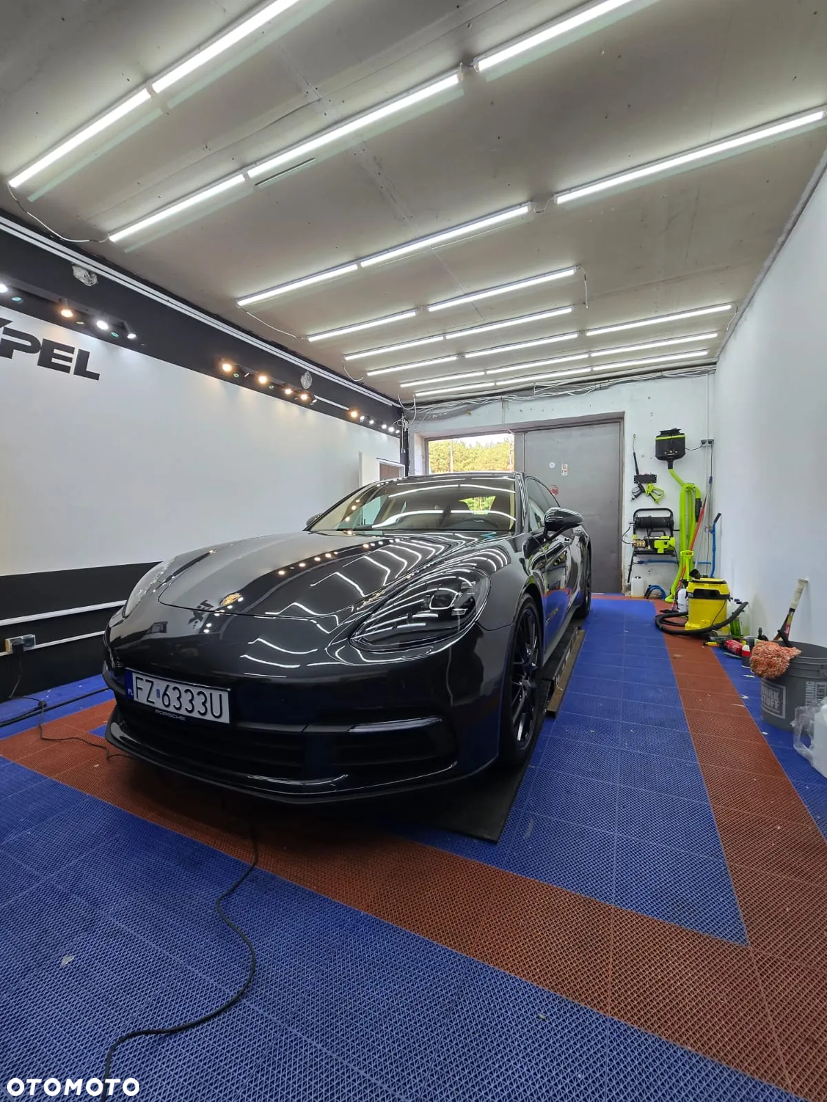 Porsche Panamera Standard - 12