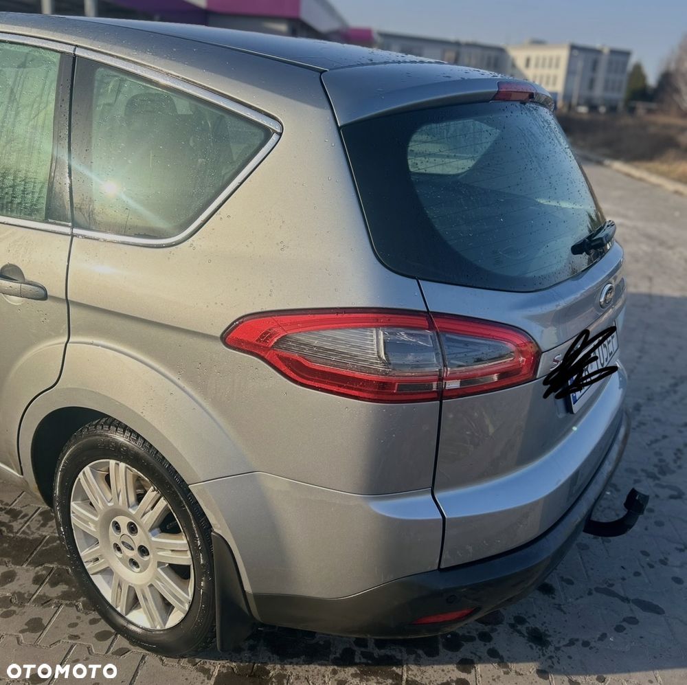 2010 Ford S-Max, photograph 5