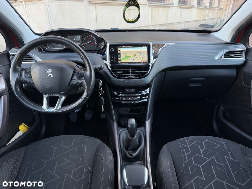 Peugeot 2008 1.2 Pure Tech Style S&S - 8