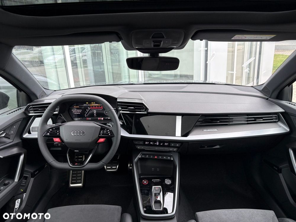 Audi RS3 Limousine - 23