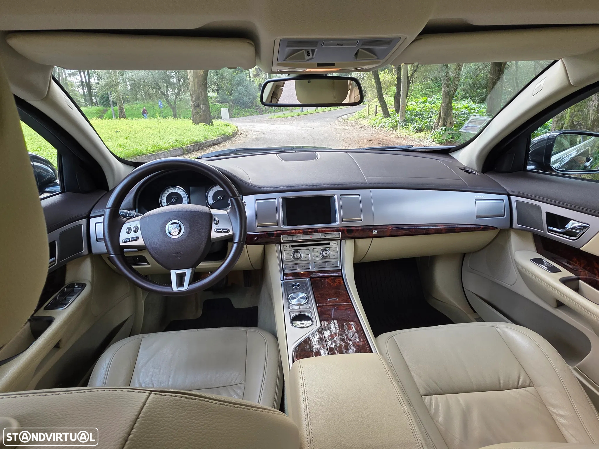 Jaguar XF 3.0 D V6 Luxury - 8