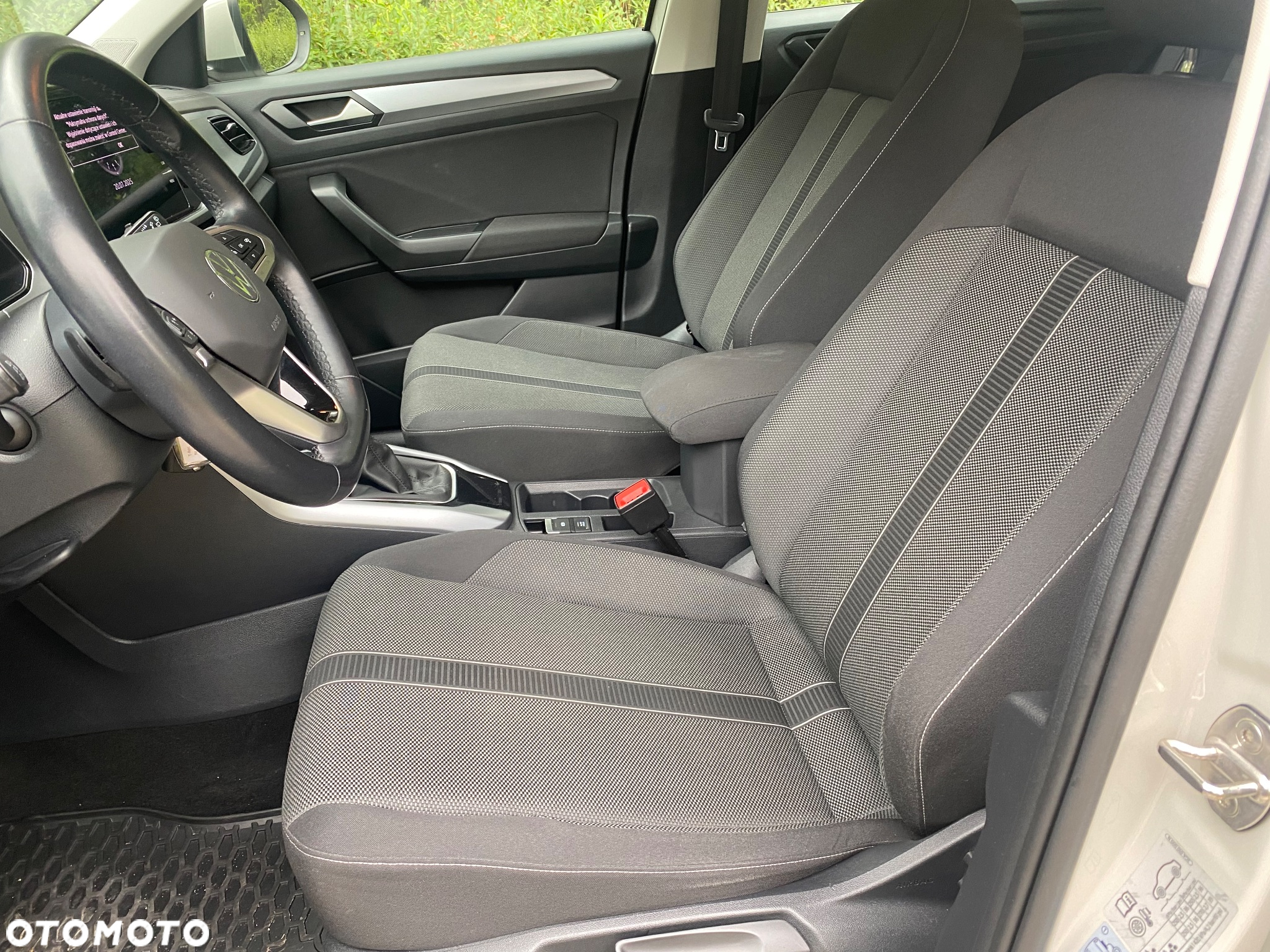 Volkswagen T-Roc - 33