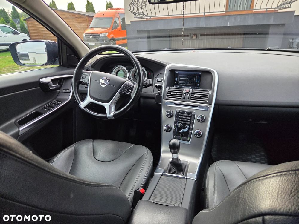 Volvo XC 60 D4 Momentum - 10