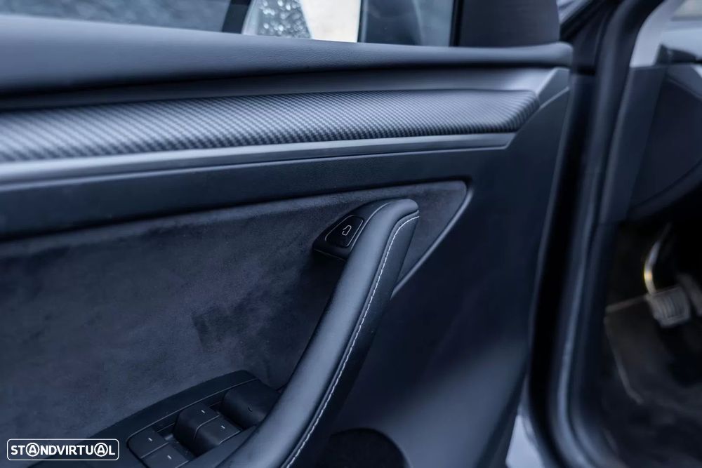 Tesla Model Y Long Range Dual Motor AWD - 15