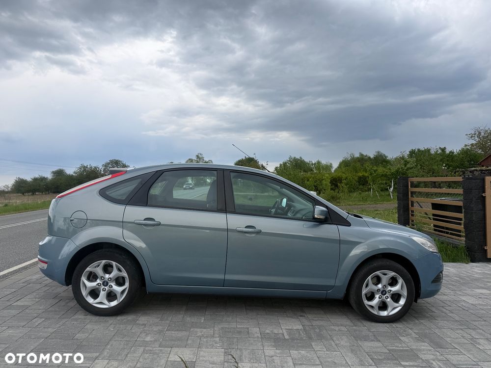Ford Focus 2.0 16V Titanium - 8