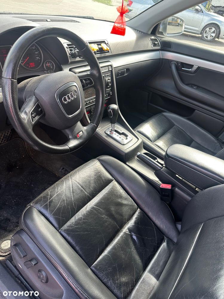 Audi A4 Limousine - 11