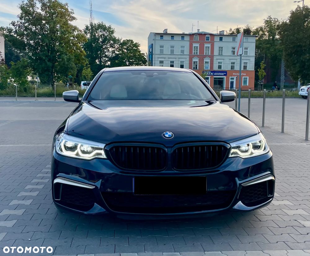 BMW Seria 5 M550i xDrive - 11