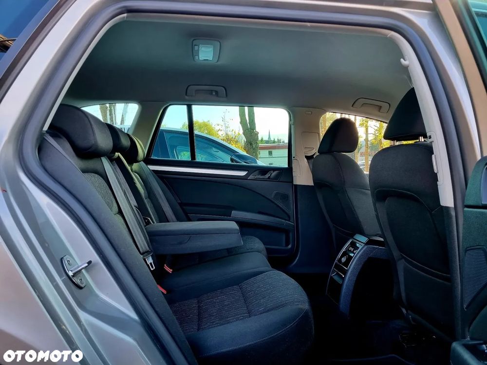 Skoda Superb 2.0 TDI DSG Elegance - 14