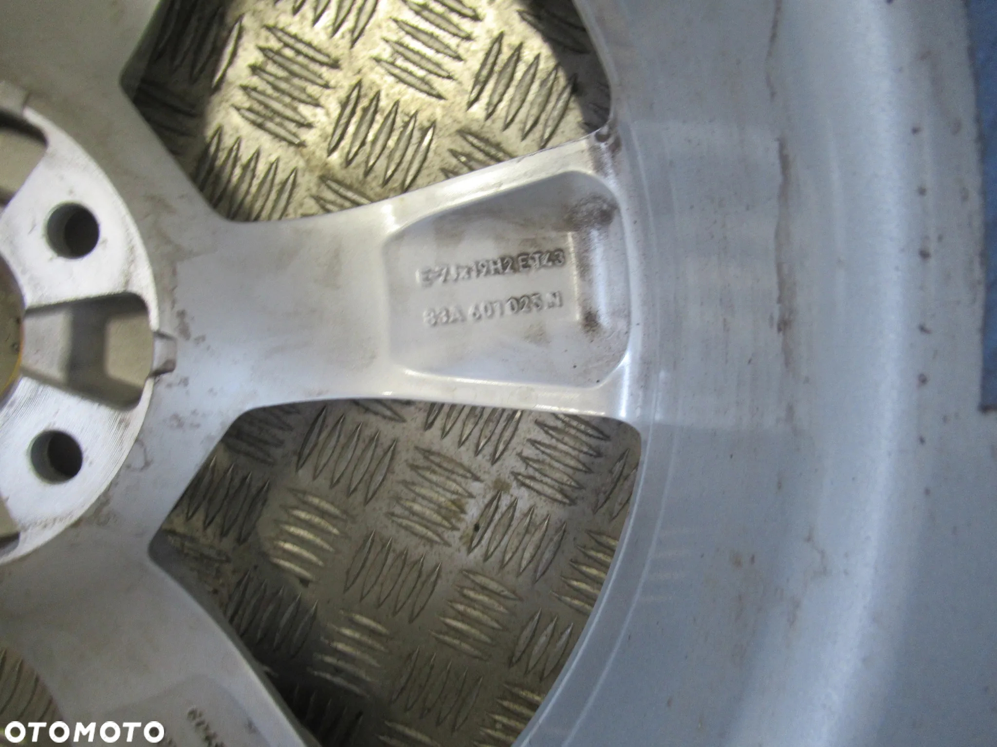 Felgi Audi Q3 RS Q3 A3 A4 Q2 SQ2 7Jx19 et43 5x112 - 6
