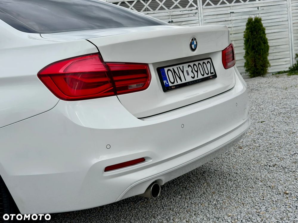 BMW Seria 3 318i - 26