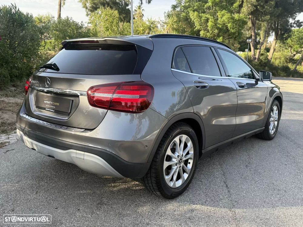 Mercedes-Benz GLA 180 d Urban Aut. - 12