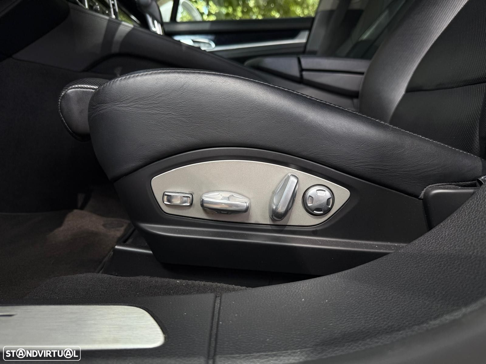 Porsche Panamera - 21